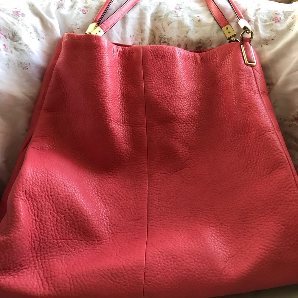 Coral Coach Madison Phoebe